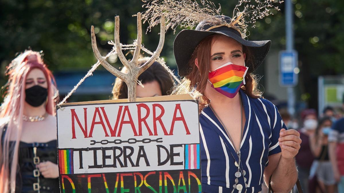 Manifestación por el Día del Orgullo LGTBI+ en Pamplona.