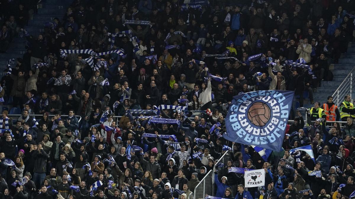 La afición albiazul vibró ayer con el triunfo del Alavés.