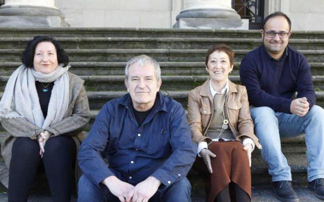 Ainhoa Urgoitia, Bigen Mendizabal, Pilar García de Salazar y Aitor López de Aberásturi en la presentación del documental 'Bidean jarraituz' Ainhoa Urgoitia, Bigen Mendizabal, Pilar García de Salazar y Aitor López de Aberásturi en la presentación del documental 'Bidean jarraituz'