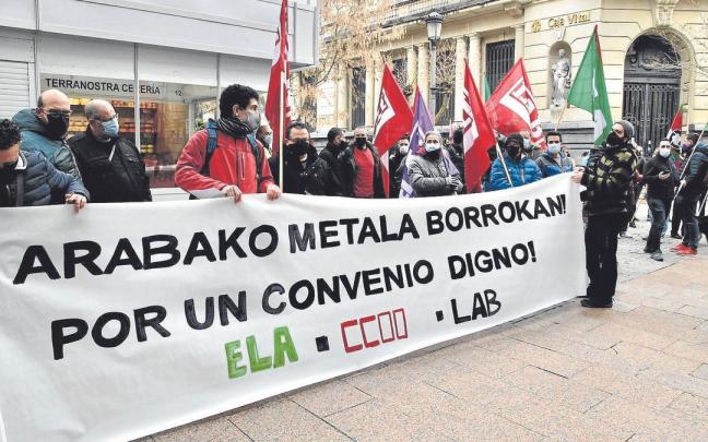 Los convenios sectoriales del Metal de Bizkaia y Araba, llevan varios meses bloqueados. Los convenios sectoriales del Metal de Bizkaia y Araba, llevan varios meses bloqueados.