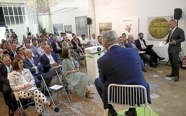 Héctor Barbarin, durante la asamblea de ayer en la Fábrica de Gomas de Pamplona