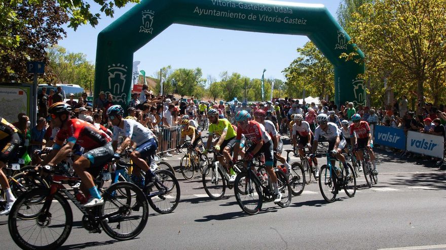 La Vuelta abandona Gasteiz y pone rumbo a Laguardia