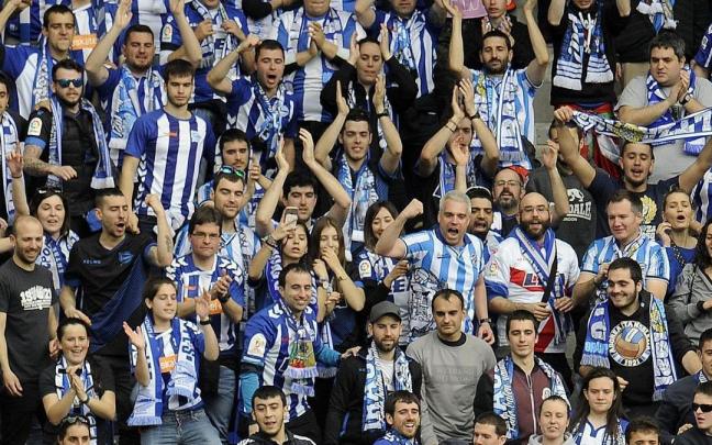 Aficionados del Deportivo Alav&eacute;s en Ipurua