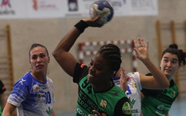 Lanzamiento de K&aacute;ssia C&eacute;sar ante el Aula Valladolid.