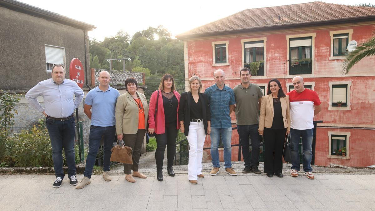 Alfombra roja en el cine de Turtzioz para los XV Laboral Kutxa DEIA Hemendik Sariak Enkarterri