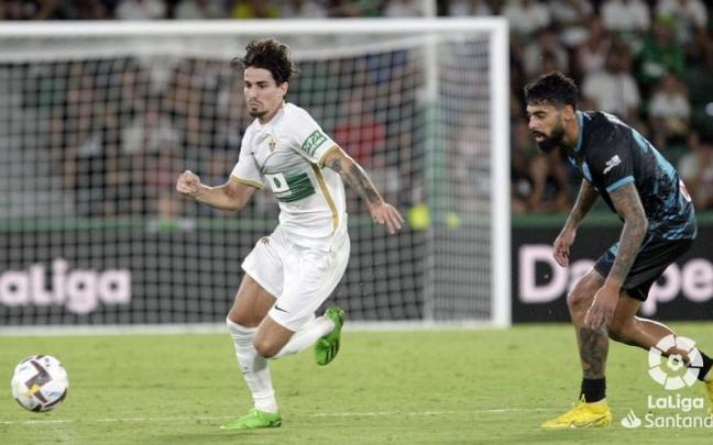 Álex Collado, en un partido de esta temporada con el Elche.
