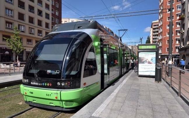 Los gobiernos regionales pueden complementar las ayudas de transporte con fondos propios. Los gobiernos regionales pueden complementar las ayudas de transporte con fondos propios.