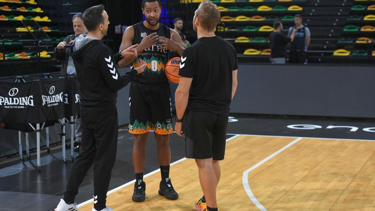 Goudelock conversa con los &lsquo;prepas&rsquo; G&oacute;mez-Rubiera y Lambrecht.