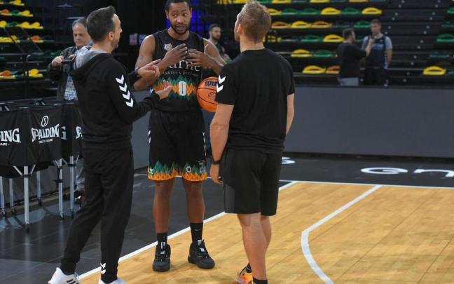 Goudelock conversa con los &lsquo;prepas&rsquo; G&oacute;mez-Rubiera y Lambrecht.