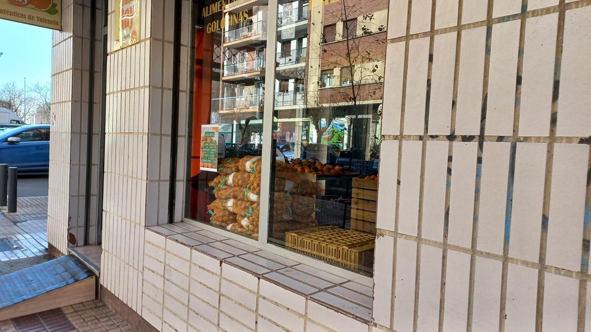 El segundo producto que ha empezado a vender esta frutería de Vitoria: las nueces