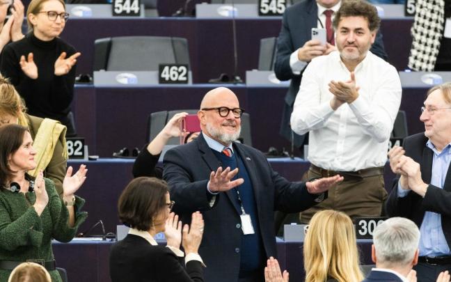Marc Angel, en el centro, tras ser elegido vicepresidente de la Eurocámara. Marc Angel, en el centro, tras ser elegido vicepresidente de la Eurocámara.