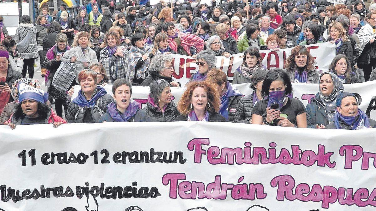 Manifestaci&oacute;n contra la violencia machista organizada por la plataforma Feministok Prest!.