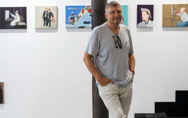 El artista pamplon&eacute;s Julio Pardo habita el espacio Apaindu con pinturas que parten de fotograf&iacute;as reales y combinan historia, cierta iron&iacute;a y humor.