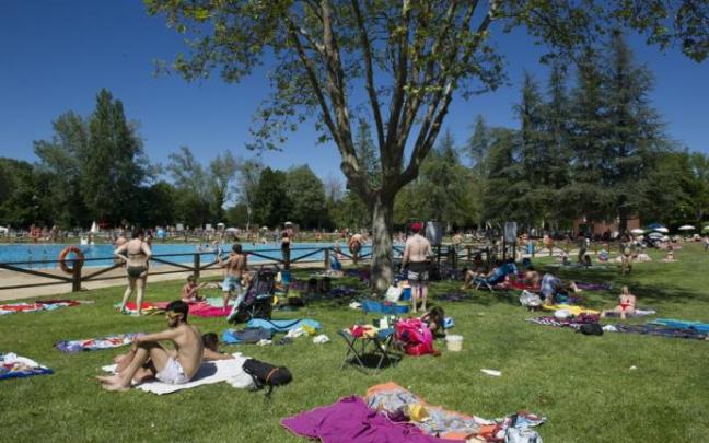 Panorámica de las piscinas de Gamarra.
