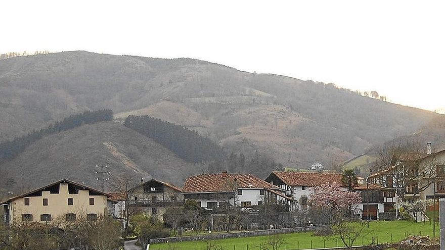 Barrio de Zalain en Bera, desde cuyo deposito se renovará la red. | FOTO: A.A.A.