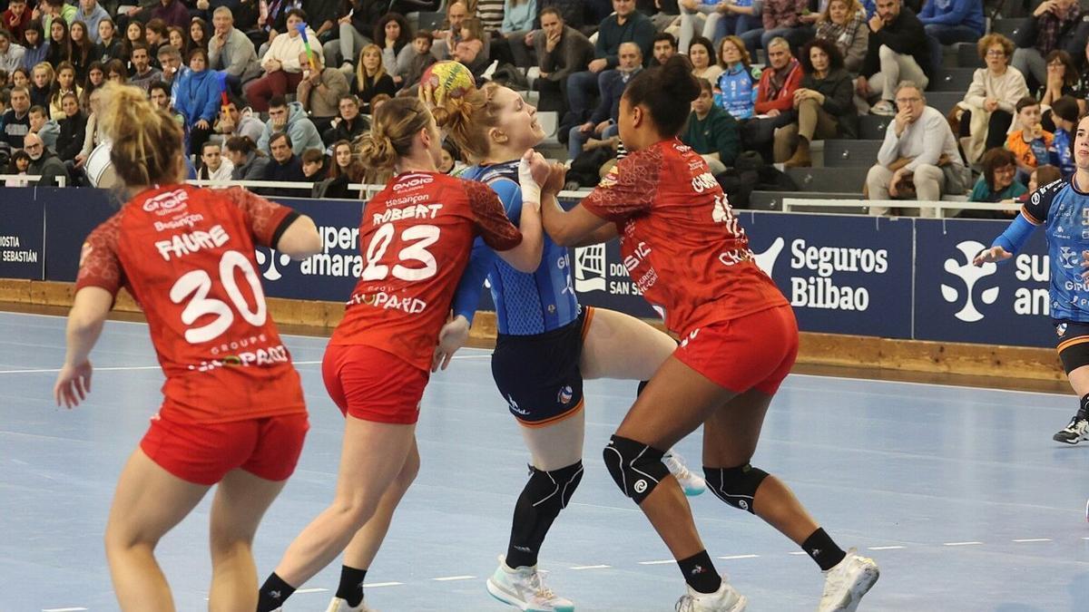 Malena Cavo, del Bera Bera, en el partido ante el Besançon jugado en el Gasca.