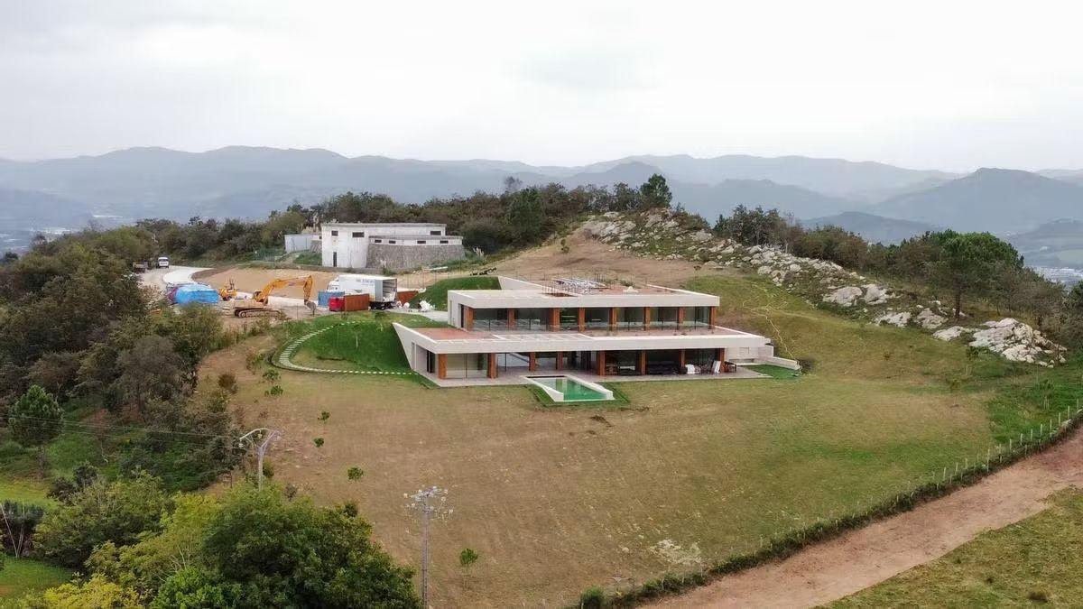 Construcción residencial ubicada cerca del camino de Txalin, en Igeldo.