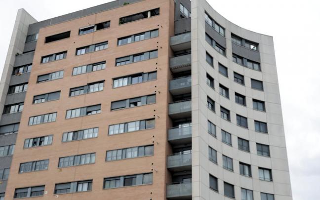 Imagen de un bloque de edificios residenciales. Imagen de un bloque de edificios residenciales.