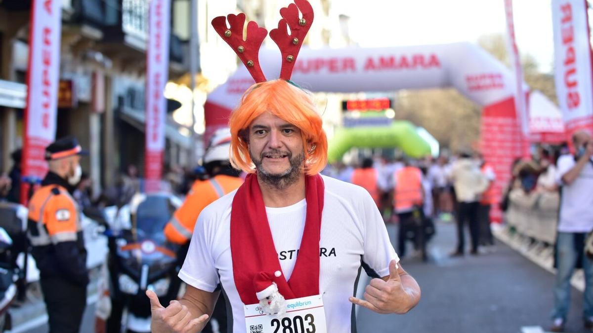 Uno de los participantes en la San Silvestre de Donostia de 2021