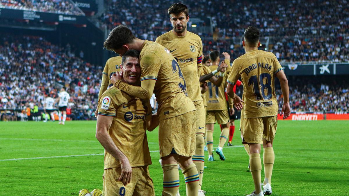 Robert Lewandowski celebrando el gol