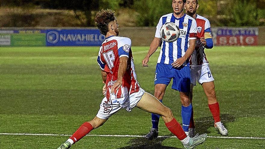 Endika Galarza, en el pasado Izarra-Atlético Monzón. | FOTO: IÑAKI PORTO