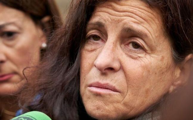 Montse, la mujer que ha denunciado su caso en la rueda de prensa Montse, la mujer que ha denunciado su caso en la rueda de prensa