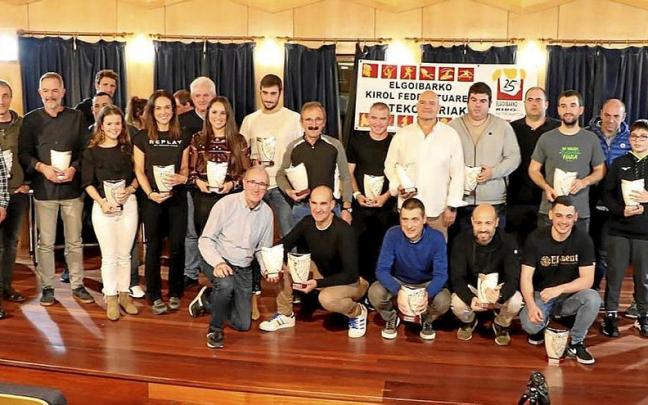 Premiados y premiadas en la gala que se celebró en el auditorio de la escuela de música y danza. | FOTO: N.G. Premiados y premiadas en la gala que se celebró en el auditorio de la escuela de música y danza. | FOTO: N.G.