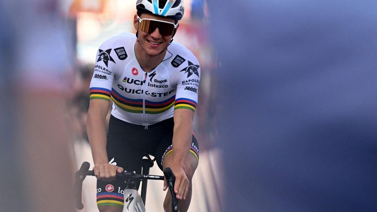 Evenepoel, de estreno del arcoíris en Bélgica.
