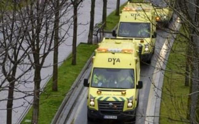 Varias ambulancias de la DYA. Varias ambulancias de la DYA.