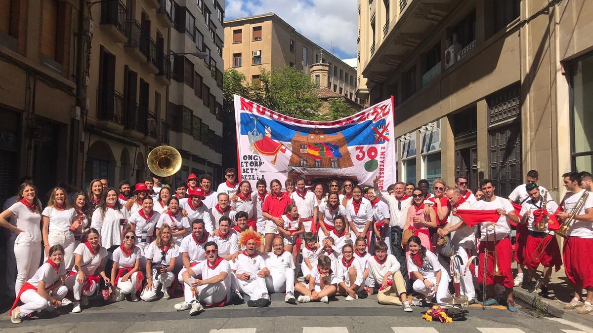 Integrantes de la Peña Mutilzarra este San Fermín