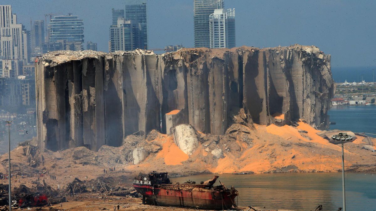 Así quedaron los silos del puerto de Beirut tras la explosión hace dos años.