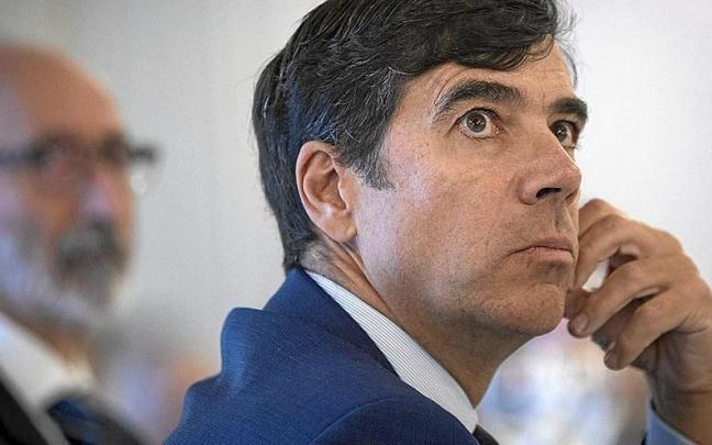 El nuevo presidente de Kutxabank, Anton Arriola, ayer en el acto de Donostia. | FOTO: EFE El nuevo presidente de Kutxabank, Anton Arriola, ayer en el acto de Donostia. | FOTO: EFE
