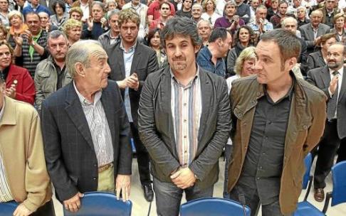Manuel Ibarrondo, Carlos Garaikoetxea, Pello Urizar y Unai Ziarrusta, cuatro personas que han tenido gran importancia en la historia de Eusko Alkartasuna Manuel Ibarrondo, Carlos Garaikoetxea, Pello Urizar y Unai Ziarrusta, cuatro personas que han tenido gran importancia en la historia de Eusko Alkartasuna