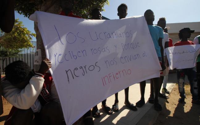 Concentración en el CETI de Melilla. Concentración en el CETI de Melilla.