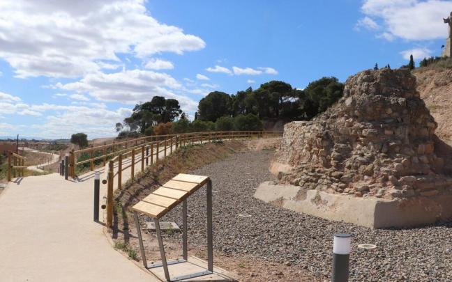 Vista de parte de los restos arqueol&oacute;gicos que existen en el Cerro de Santa B&aacute;rbara
