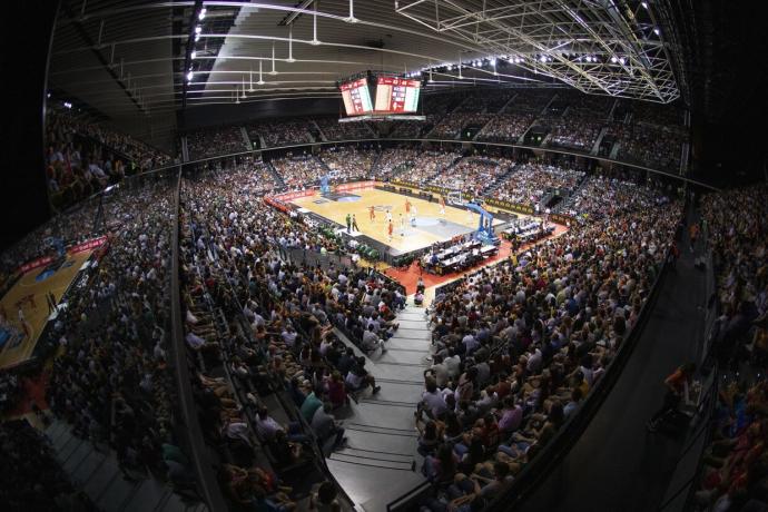 Vista general del Navarra Arena durante el partido amistoso España - Lituania