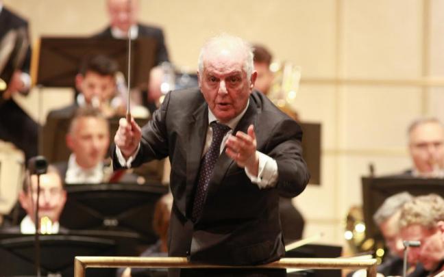 Daniel Barenboim durante un concierto de la Staatsoper Unter den Linden. Daniel Barenboim durante un concierto de la Staatsoper Unter den Linden.