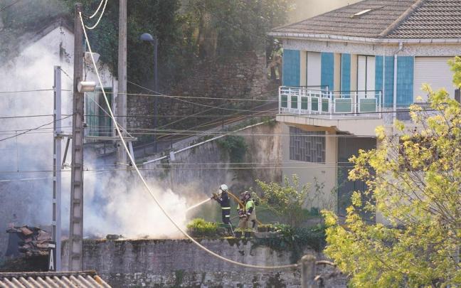 Declarado un incendio de grandes dimensiones en Balmaseda