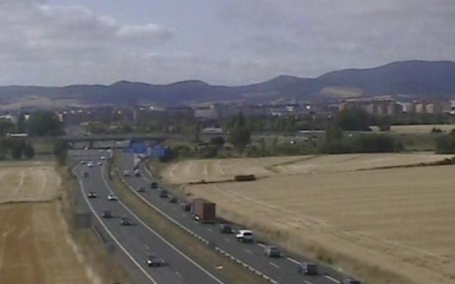 Retenciones en el enlace de la N-622 con la A-1 en Vitoria, sentido Madrid.