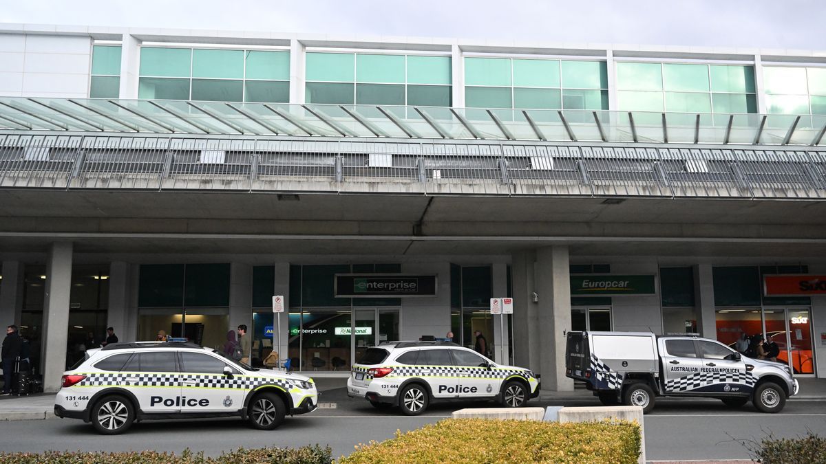 La Policía Federal en el aeropuerto de Canberra.