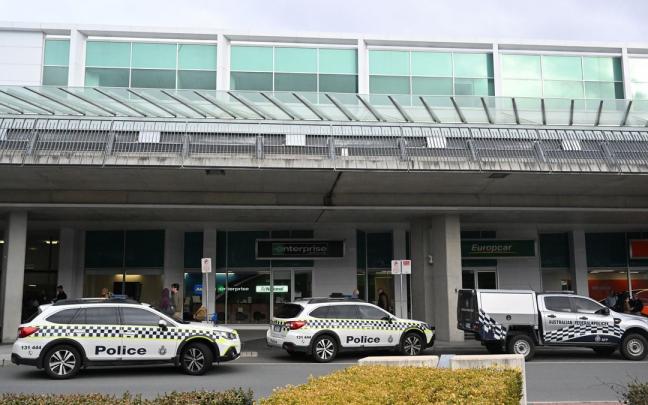 La Polic&iacute;a Federal en el aeropuerto de Canberra.