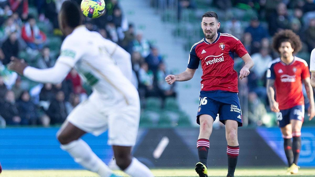 Moi pasa el balón en Elche