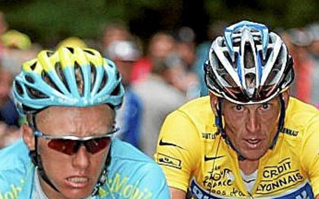 Vinokurov y Armstrong. | FOTO: EFE