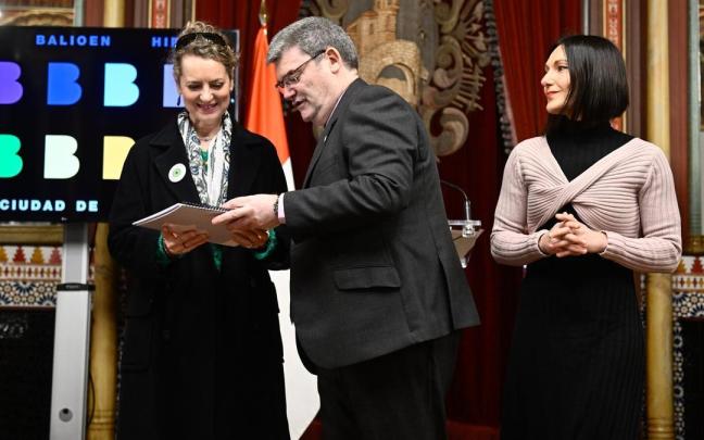 Bilbao edita su Carta de Valores en audio, braille, v&iacute;deo y lengua de signos