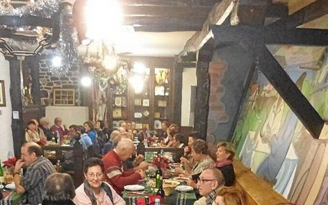 Una de las comidas solidarias celebrada antes de la pandemia. | FOTO: KLINK