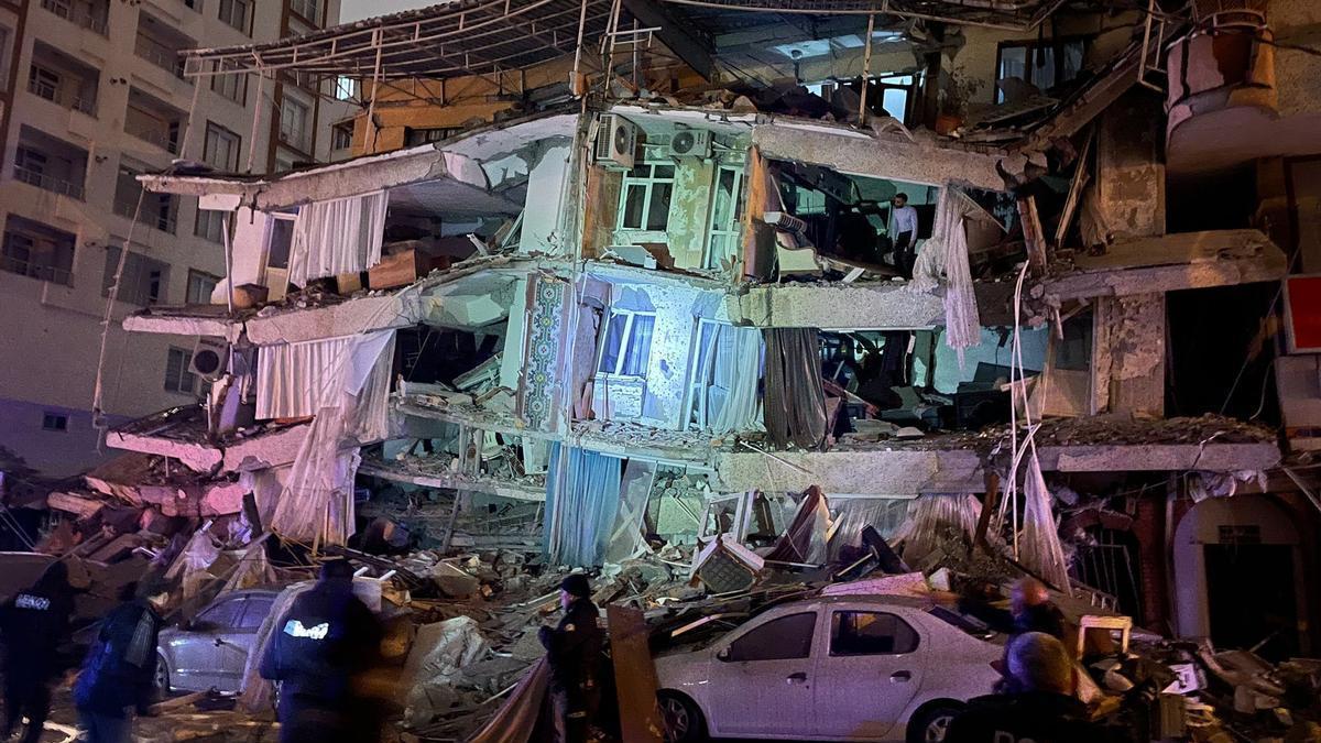 El terremoto con epicentro en Turquía ha provocado centenares de víctimas en este país y en Siria.