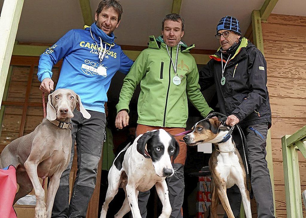 Éxito de participación y gran ambiente en Etxarriko Aranazko Txakurkrosa