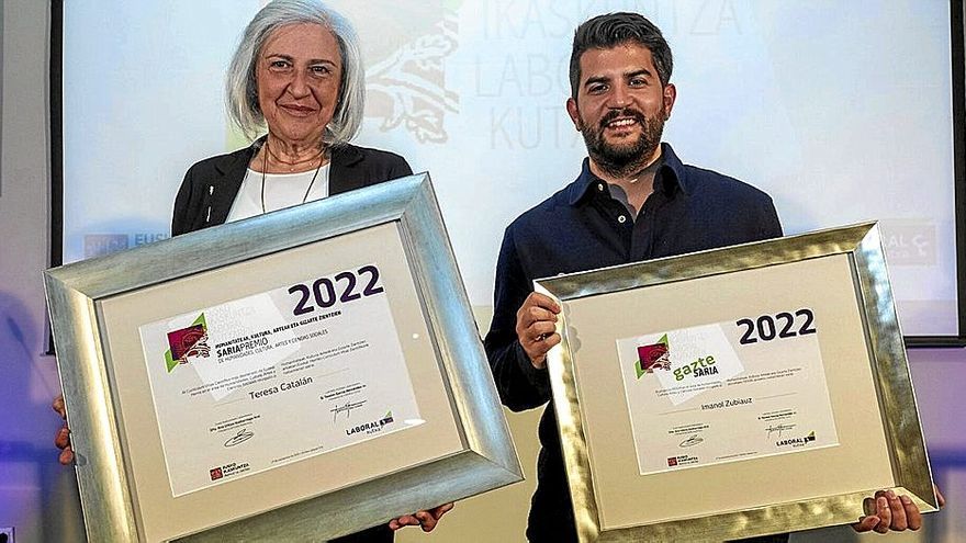 Teresa Catalán recibe el Premio Eusko Ikaskuntza