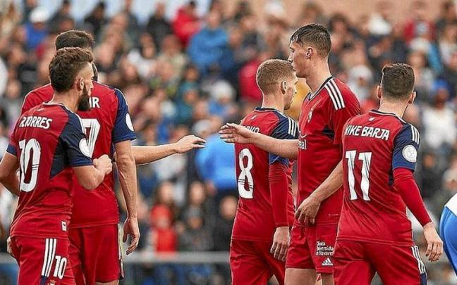 Los jugadores de Osasuna celebran uno de los cuatro goles que marcó el sábado el equipo en su eliminatoria copera contra el Fuentes.