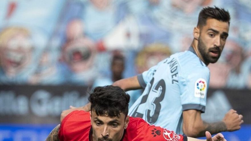 Brais Méndez, con la camiseta del Celta, en un partido contra el Alavés